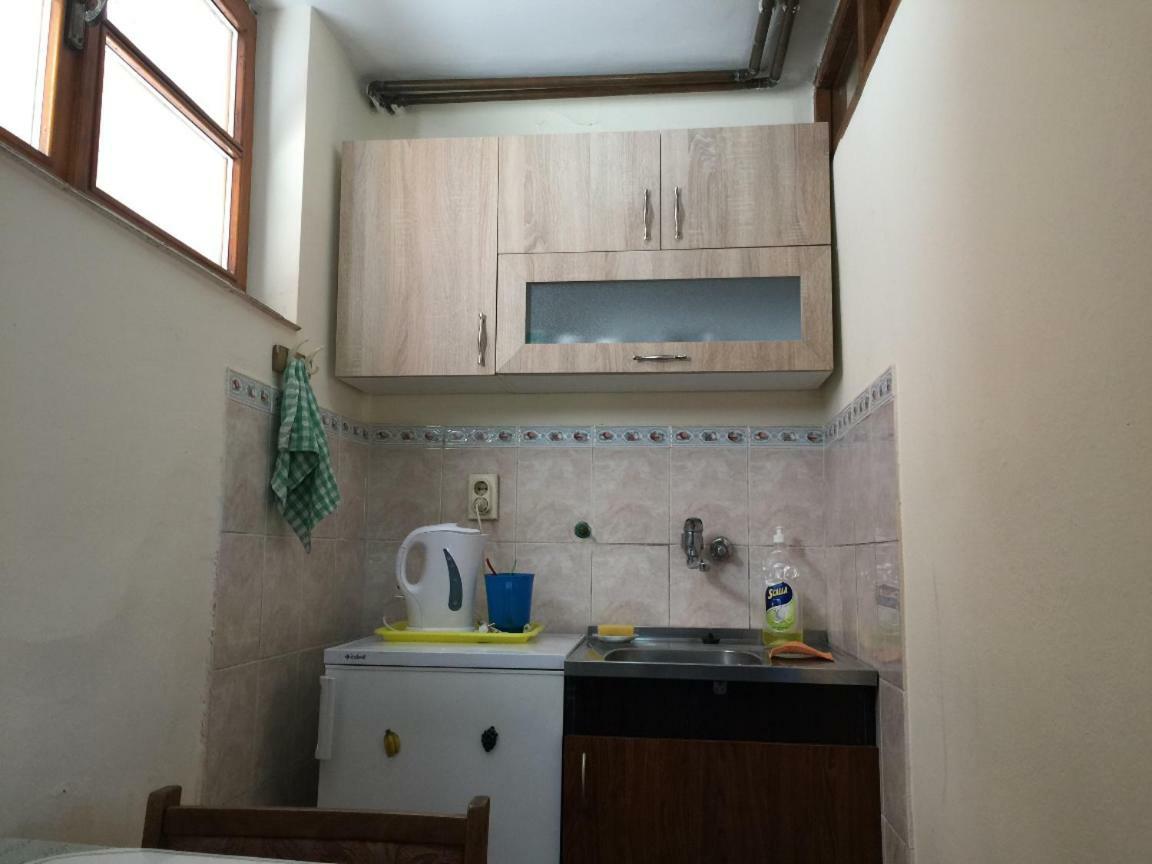 Ferienwohnung Mini Apartman Belgrad Exterior foto